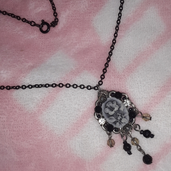 🖤"Vintage" Style Pendant Necklace, HANDMADE🖤 - Picture 5 of 6